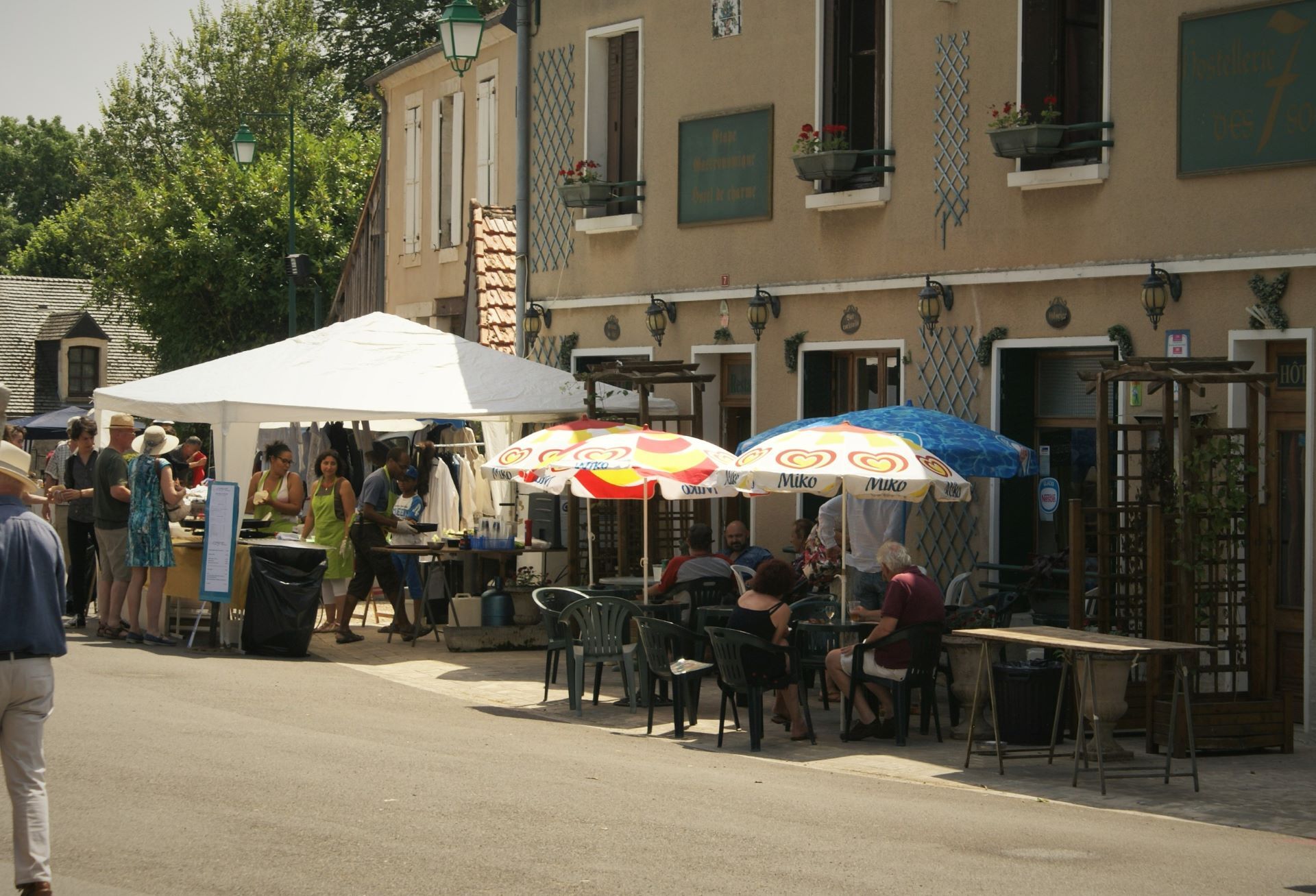 Restauration sur la Brocante de Touchay